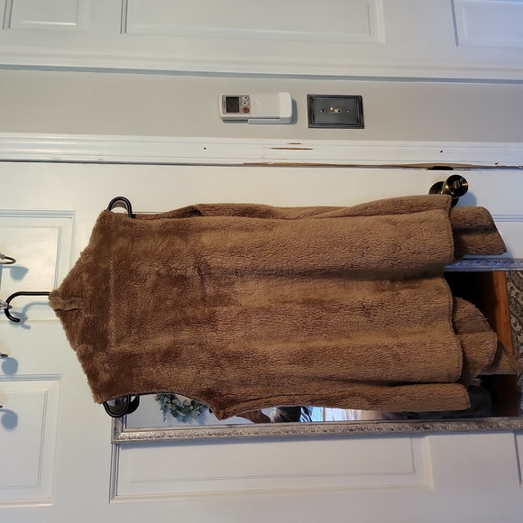 Say What? fur vest - Picture 3 of 4